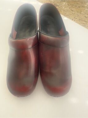 L.L. Bean Women's Slip-On Mules in Burgundy